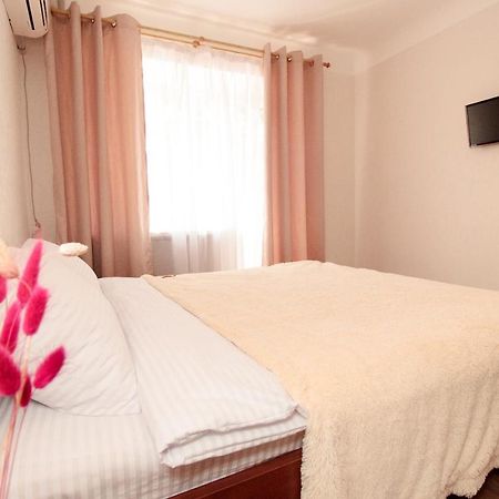Apartment On Sobornyi Avenue 61 Oleksandriia ภายนอก รูปภาพ